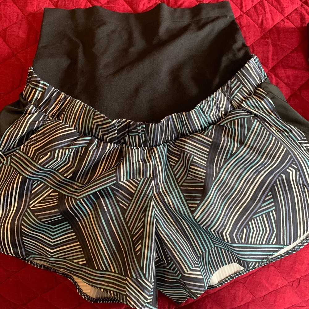 Maternity running shorts
